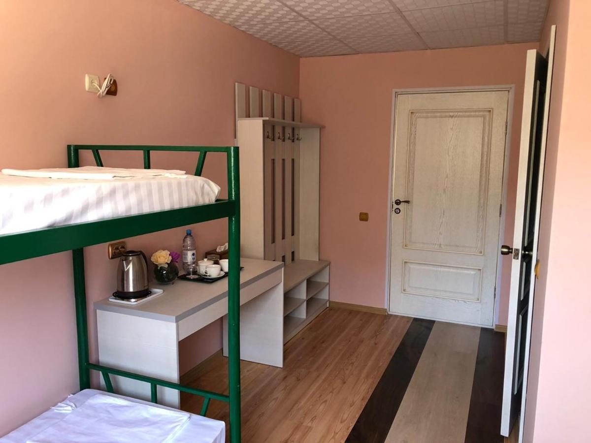 Hostel Mandarin Актау Екстериор снимка